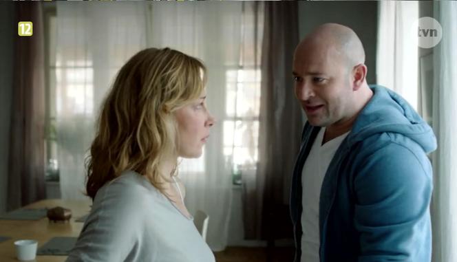 Lekarze 4 sezon odcinek 9 (odc. 48). Iza (Katarzyna Warnke), Piotr (Szymon Bobrowski)