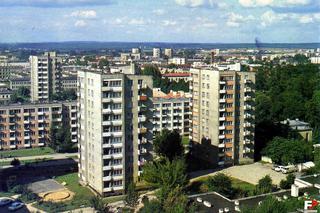 Panorama jednego z osiedli w Białymstoku. Na pierwszym planie blok Skłodowskiej-Curie 9a (po lewej) i Akademicka 12a (po prawej) - lata 1985-1995