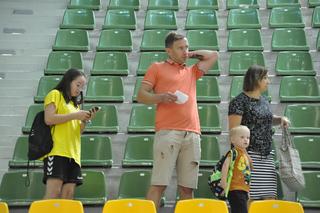 Kibice na meczu Industria Kielce - Grupa Azoty Unia Tarnów w Orlen Superlidze piłkarzy ręcznych. Zobacz zdjęcia