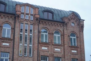 Zabytkowa fasada z XX wieku zachwyca białostoczan. Dzisiaj mieści się tam słynna instytucja