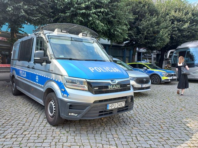 Trwają obchody Święta Policji w Lesznie. Świętują policjanci i policjantki