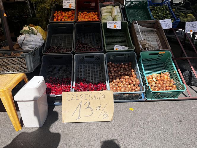 Rzeszowskie targowiska pełne świeżych owoców i warzyw