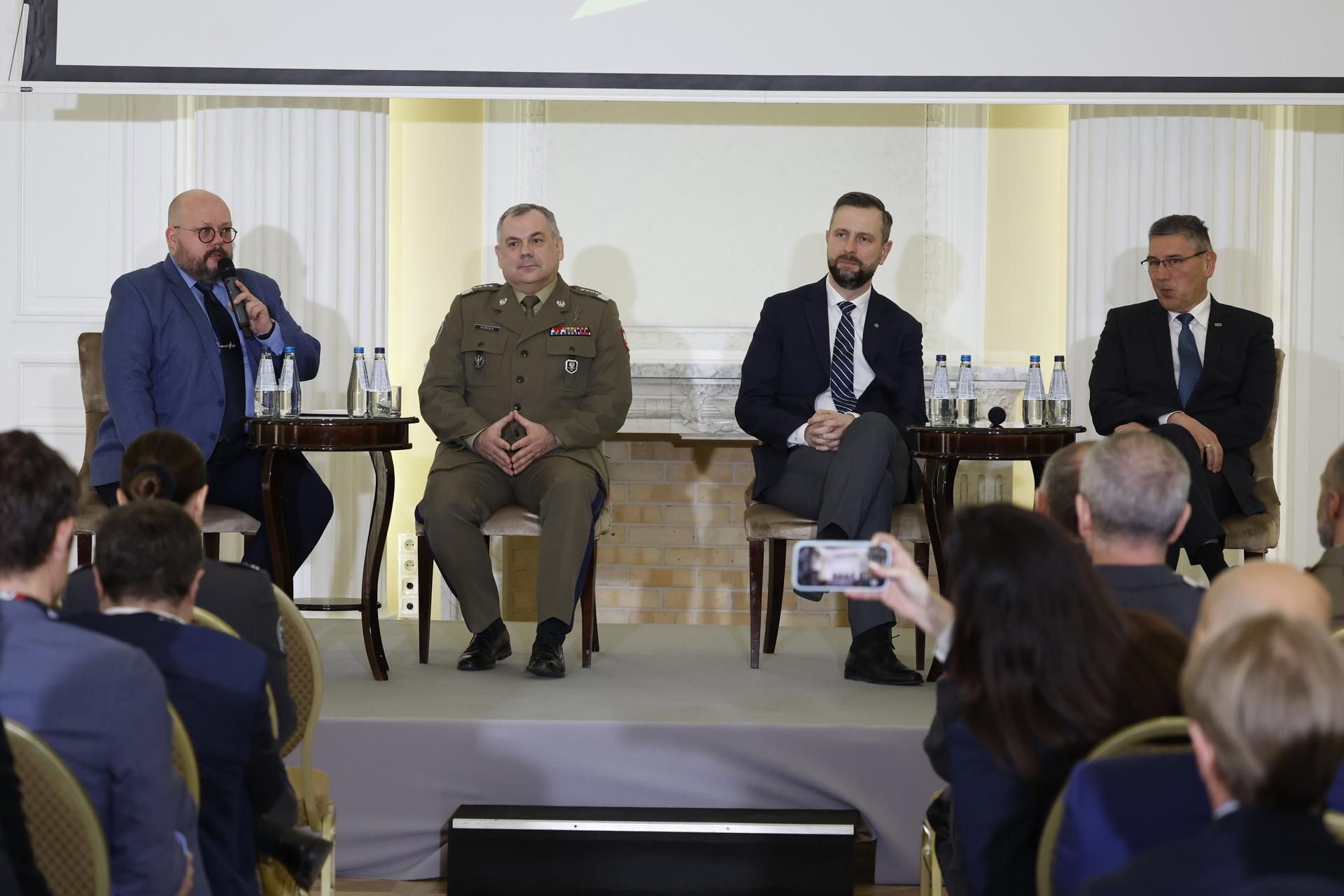 Gen. Wiesław Kukuła na konferencji „Przyszłość Sił Powietrznych RP” Portalu Obronnego
