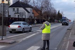 Śmiertelny wypadek na przejściu w Wieluniu! Porsche huknęło w kierującego hulajnogą [ZDJĘCIA]