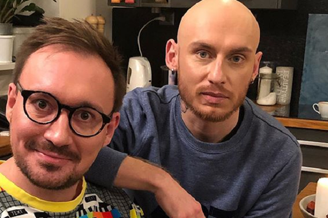 Mariusz Kozak i Jacek Szawioła Gogglebox. Przed telewizorem