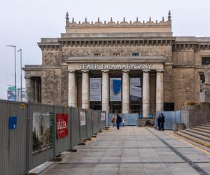 Trwa przebudowa części dawnego Placu Defilad w plac Centralny