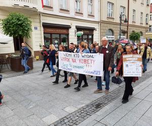 Protesty Ani Jednej Więcej! w całej Polsce. Kobiety wyszły na ulice po śmierci Doroty