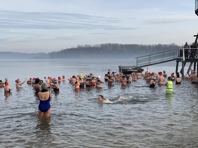 Sylwestrowe morsowanie na Pogorii w Dąbrowie Górniczej