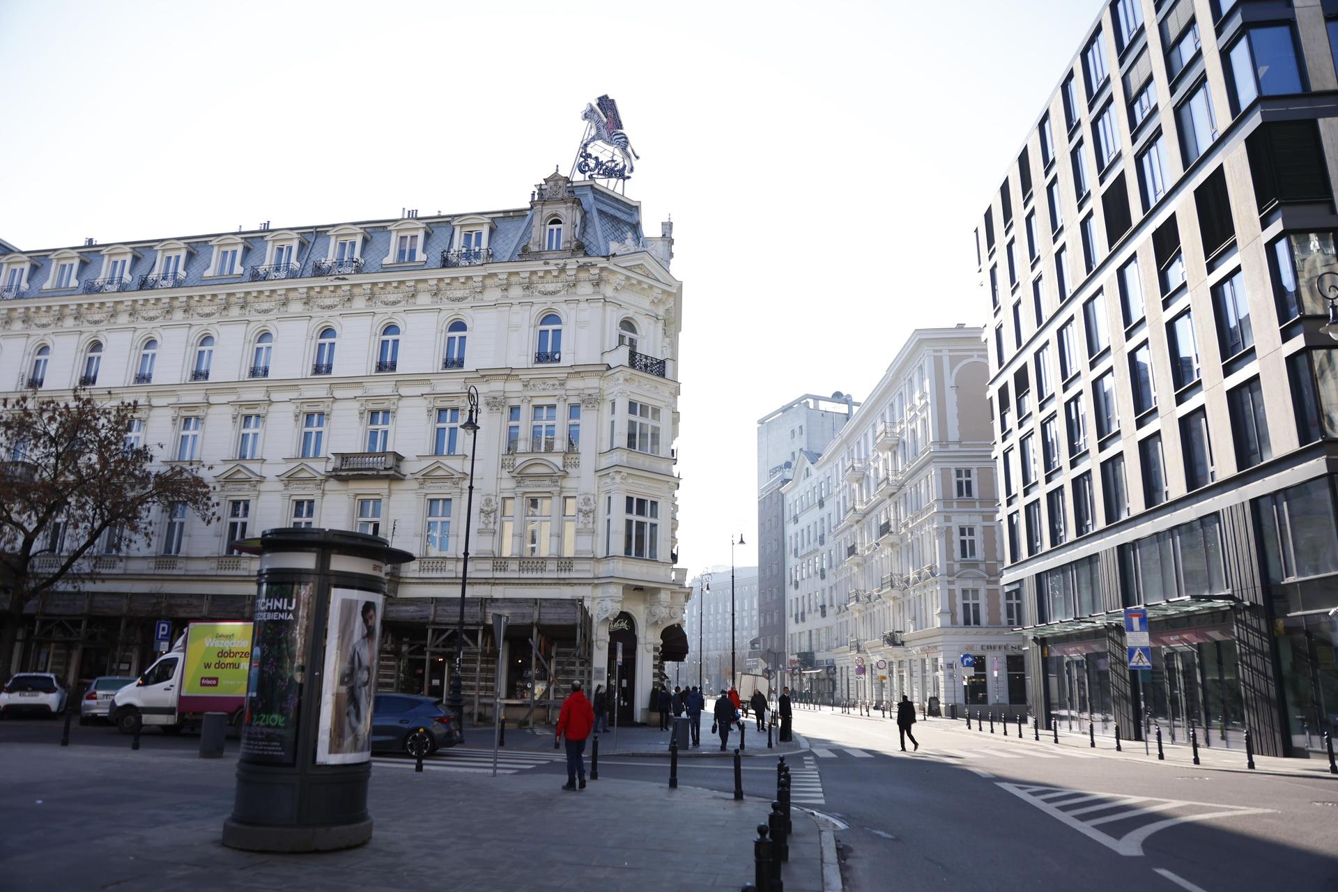 Warszawskie neony z PRL-u - zobacz zdjęcia iluminacji i sprawdź, gdzie je znaleźć