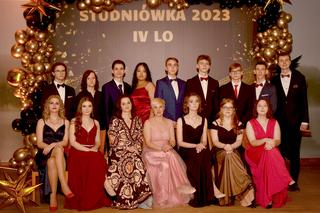 Studniówka IV LO w Olsztynie. Piękne maturzystki zachwyciły kreacjami [ZDJĘCIA]