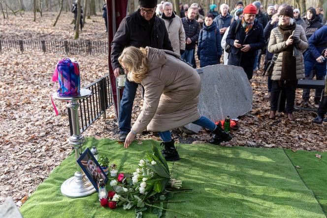 Uroczystości pogrzebowe Ewy Wanat. Dziennikarka spoczęła na cmentarzu miłostowskim w Poznaniu