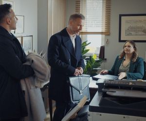 M jak miłość odc. 1868. Kamil (Marcin Bosak), Andrzej Budzyński (Krystian Wieczorek), Anita (Melania Grzesiewicz)