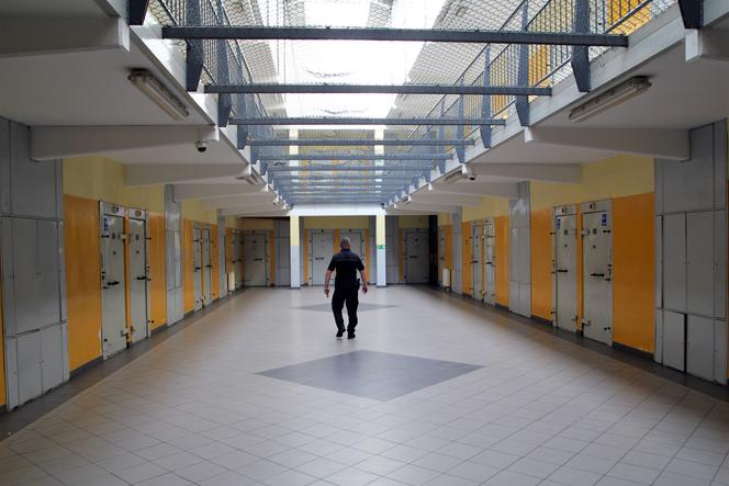 Szczecinek: Więzień rzucił się na lekarkę. Miał przy sobie nóż