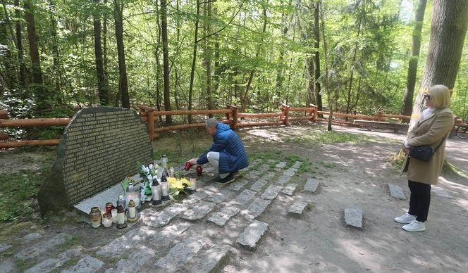 "Jeszcze chwila i rozbiłby się o bloki". Wspomnienia katastrofy lotniczej w Lesie Kabackim