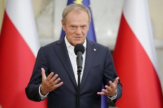 Donald Tusk o nadchodzącej fali COVID-19. Rząd nie będzie wprowadzał restrykcji