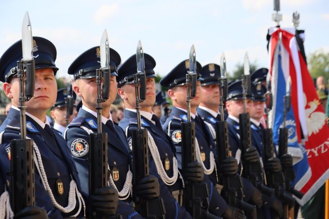 Pogrzeb policjanta, który zmarł po interwencji. Polska Policja pożegnała asp. sztab. Bogdana Orzeszka