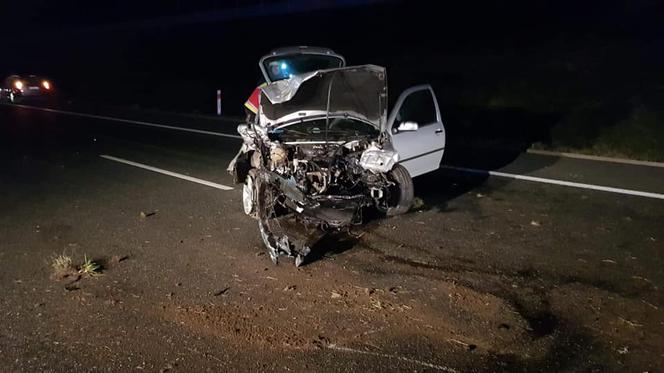  Dwie osoby trafiły do szpitala po dachowaniu na autostradzie