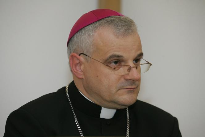 Były kleryk oskarża biskupa Mendyka o molestowanie. Duchowny żąda przeprosin, Terlikowski komentuje 