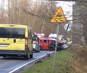 Auto rozbiło się o wiadukt w Katowicach. Kierowca nie miał szans na przeżycie