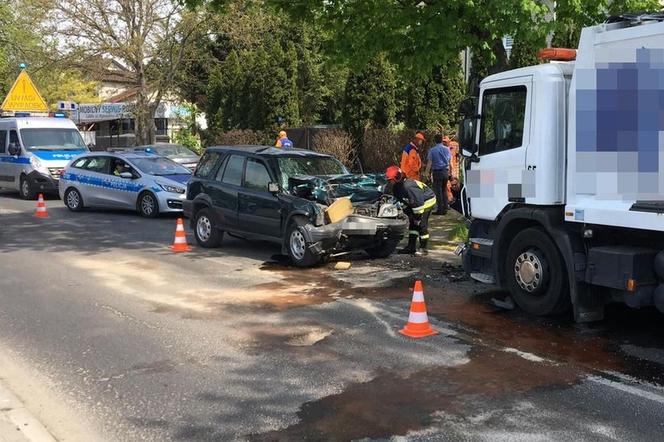 Śmiertelny wypadek w Lublinie. Roztrzaskał się o śmieciarkę. 84-latek nie żyje