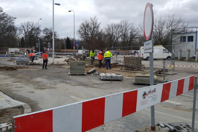 Budowa ronda na skrzyżowaniu Chodeckiej i Matki Teresy z Kalkuty