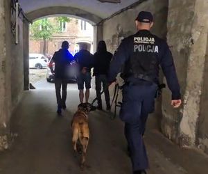 Magazyn śmierci na Brzeskiej zlikwidowany! W Warszawie zabezpieczono 3 kg narkotyków