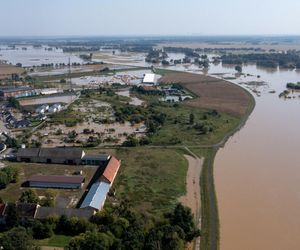 Opolskie. Powódź w Lewinie Brzeskim. 90 procent miasta zostało zalane [ZDJĘCIA].