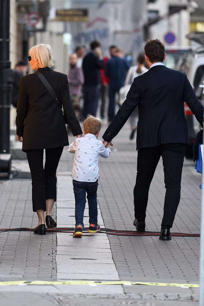 Niedzielny spacer Małgosi Kożuchowskiej z rodziną