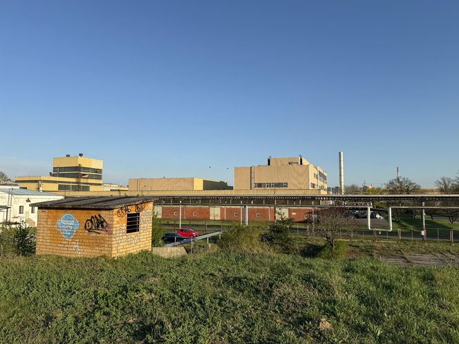 Strzały i wybuchy w Warszawie. Helikoptery nad miastem, na ulicach uzbrojone pojazdy! Co się dzieje? 	