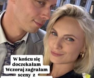 Na Wspólnej nowy sezon. Monika (Sylwia Gliwa), Darek Żbik (Michał Mikołajczak) na planie