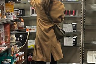 Julia Wieniawa skąpi na psa