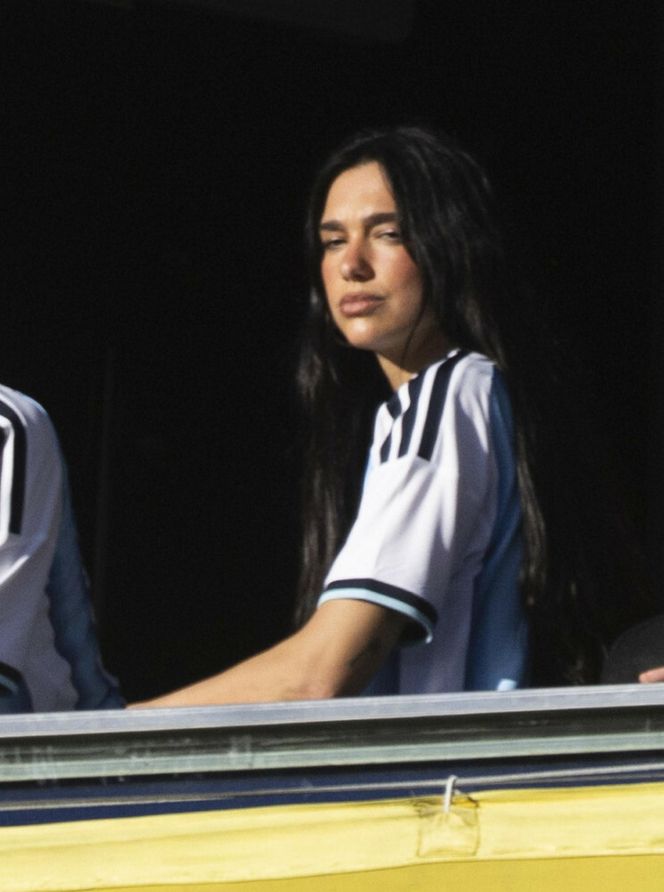 Krzysztof Stanowski i Dua Lipa na meczu Coca - River