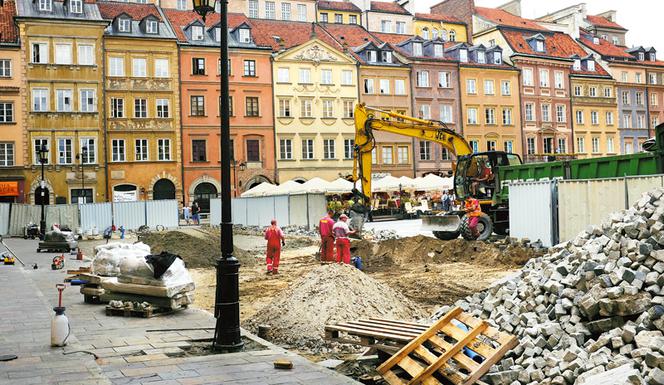 Rozkopali Starówkę w środku sezonu