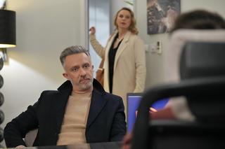 Pierwsza miłość odc. 3604. Nela Lipińska (Paulina Holtz), Artur (Łukasz Płoszajski)