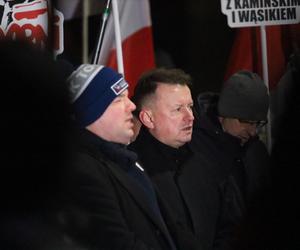 Manifestacja pod więzieniem, w którym przebywa Maciej Wąsik