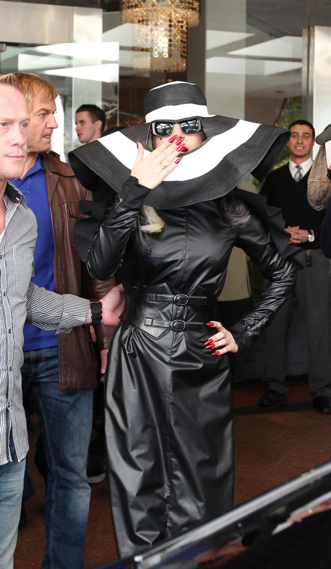 Lady Gaga w dziwnej kreacji