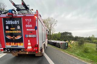 W autokarze jechało ok. 15 osób, pięciu pasażerów odniosło obrażenia w  wypadku