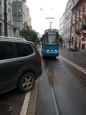 Mistrzyni kierownicy z Krakowa. Zablokowała tramwaj. Na jaw wyszły też inne smaczki! 