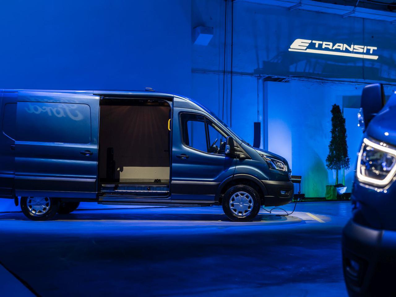 Ford E-Transit już w Polsce. Konkurencja może się pakować - Super