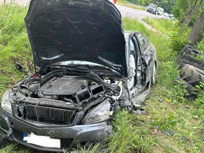 Wypadek na trasie Wizna - Jedwabne pod Łomżą! Jedna osoba trafiła do szpitala