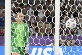 Hannah Hampton - angielska królowa karnychHannah Hampton - angielska królowa karnych