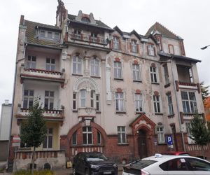 Zabytkowa kamienica w Olsztynie na sprzedaż. To największy pustostan w centrum miasta