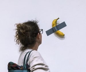 Zjadł banana za $6,2 mln. Wspomoże sprzedawcę owocu, który stał się dziełem sztuki