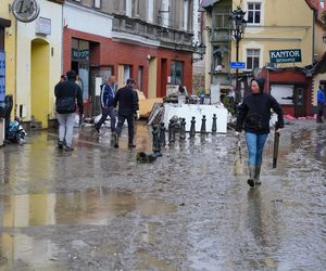 Nowe nagranie z dziewczynką z Kłodzka pojawiło się w sieci. Nie da się przejść obojętnie, ściśnie ci gardło!