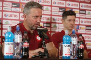 Kulisy zwolnienia Jerzego Brzęczka. Włosy stają dęba! W tle Robert Lewandowski