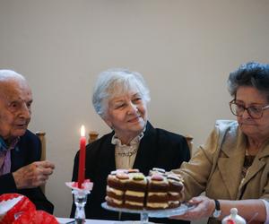  Żona Leonarda Pietraszaka zamieszkała w domu opieki w Skolimowie 