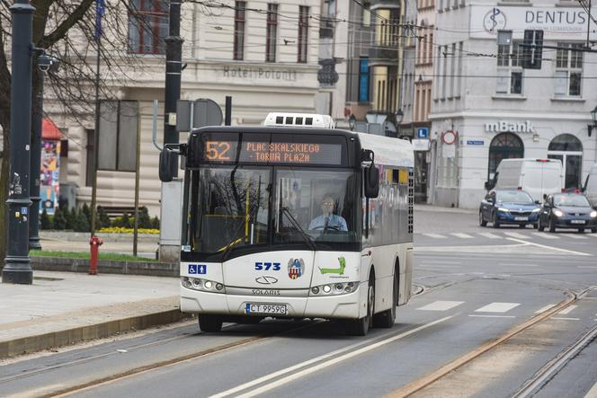 98 lat temu autobusy wyjechały na ulice Torunia. Zobaczcie, jak się zmieniały pojazdy MZK