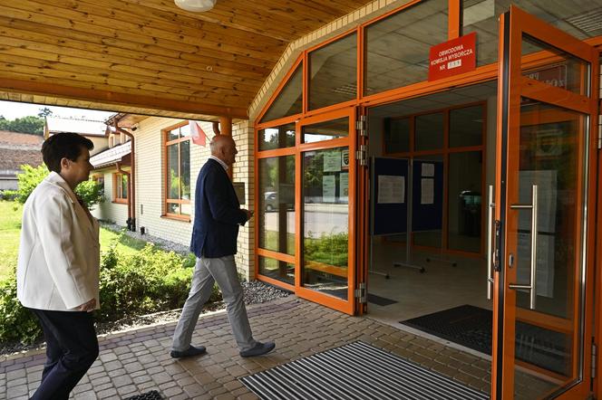 Tak głosują warszawscy politycy. Złapaliśmy Rafała Trzaskowskiego i Hannę Gronkiewicz-Waltz przy urnach