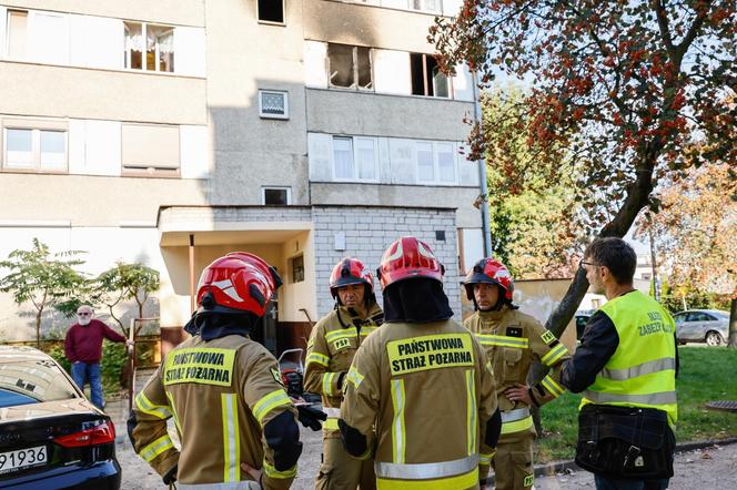 Pożar w bloku w Ostrowie Wielkopolskim. Nie żyje jedna osoba, 10 jest rannych