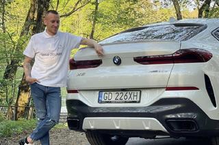 Jacek Góralski wyjechał z salonu modnym gigantem